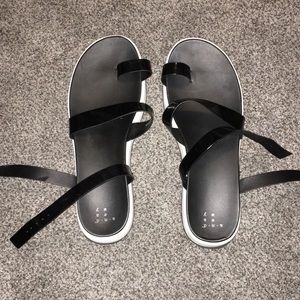 NWOT Black and White Strappy Sandles